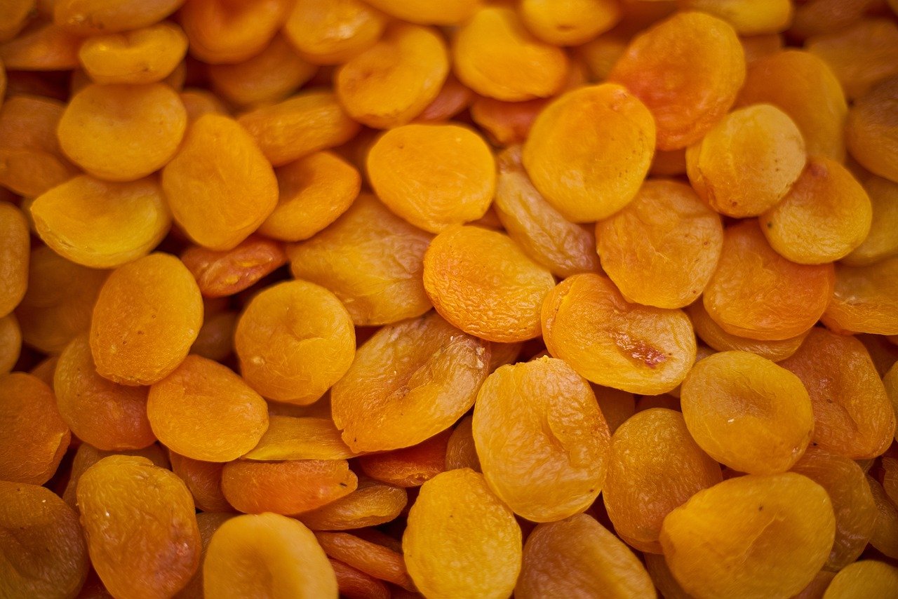 You are currently viewing Fueling Your Fitness: The Benefits of Apricot Dry Fruit Before and After Workouts